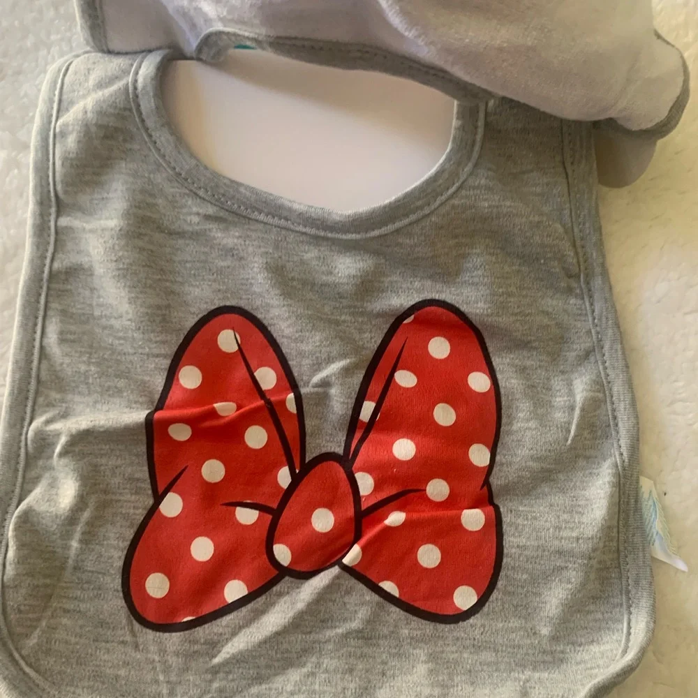 Disney Toddler Minnie Mouse Bibs - Gray, White, Black, Red (2 Pack)